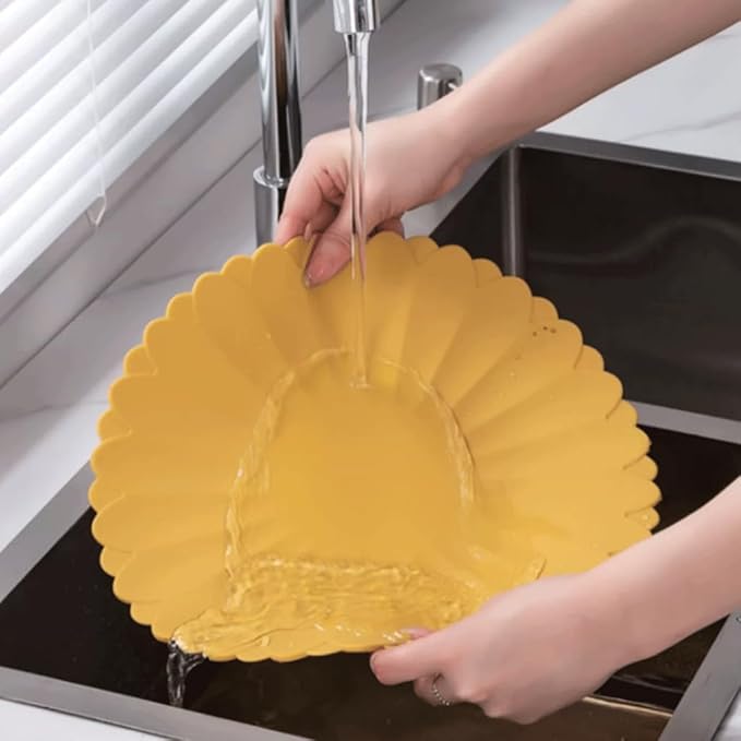 Heat-Resistant Silicone Trivet Mats, Non-Slip Hot Plate Holder for Kitchen Countertops & Dining Table, Reusable Pot Holder Pad with Secure Grip, Dishwasher Safe (Yellow, Diameter: 30cm/11.81")