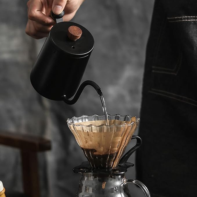 600ml 20oz Pour Over Coffee Kettle Pour Over Kettle Gooseneck Spout Coffee Tea Pot with Wood Handle Pour Over Coffee Kettle Temperature Cooling Hole (Black)
