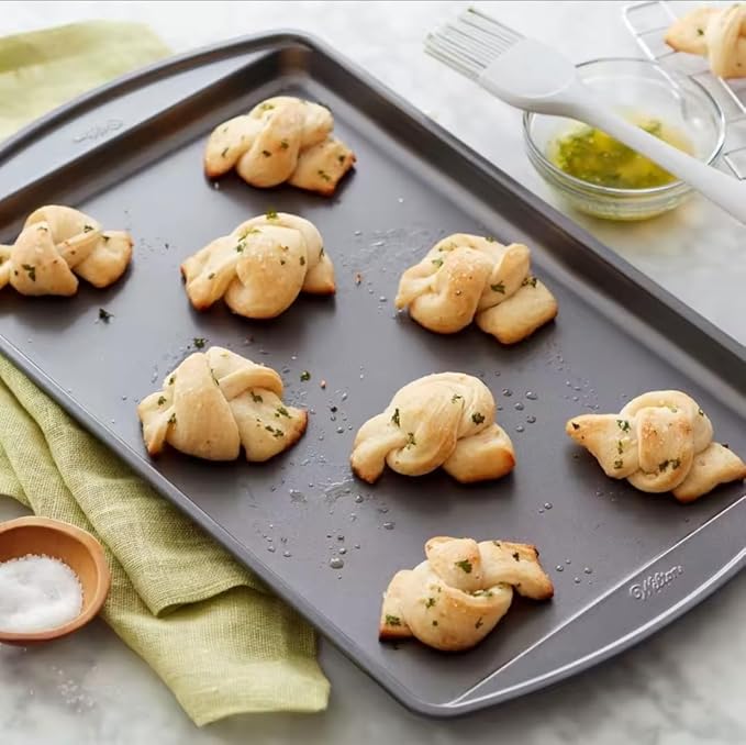 Premium Non-Stick Carbon Steel Cookie Sheet Pan Set, 3-Piece Bakeware Collection, Dishwasher Safe, Heat Resistant, Professional Baking Trays for Oven