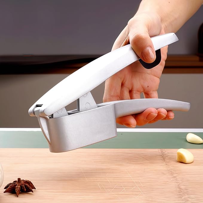 Professional 2 in 1 Garlic Press & Slicer,Multifunctional Garlic Mincer Tool with Ergonomic Handle,Effortlessly Crush,Slice and Mince Garlic,Rust-Proof,Easy to Squeeze and Clean,Dishwasher Safe