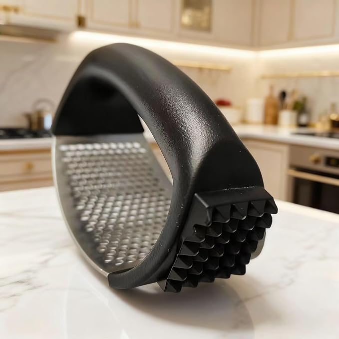 Garlic Press Equipped with Soft Ergonomic Handle, Easy to Crush Garlic, Easy to Clean, and Rust-resistant, Upgrade Black