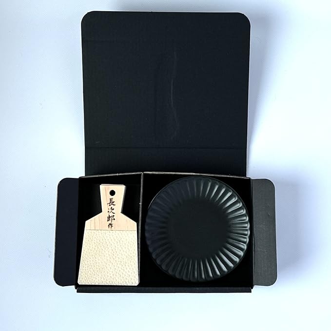 Japanese Traditional Grater for Wasabi and Ginger with Minoyaki Plate Made in Japan (with Minoyaki small plate, Black plate & Grater small size)
