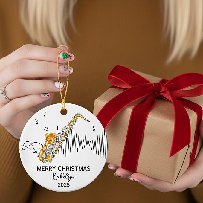 Personalized Saxophone Player Ceramic Christmas Ornament 2025, Customized Text Year Name Saxophonist Hanging Xmas Ornaments Gift, Unique Saxophone Instrument Ceramic Ornament for Women Men DDA Mom