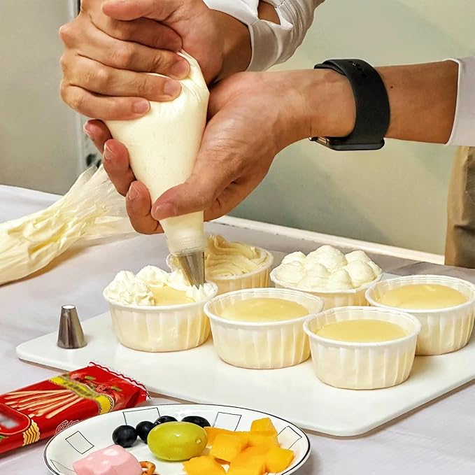 18 Inch Pastry Bags, 200 PCS Piping Bags Disposable, Thickened Piping Bags, Anti-Burst Non-Slip Icing Bags for Desserts, Cake, Breads and Cookies