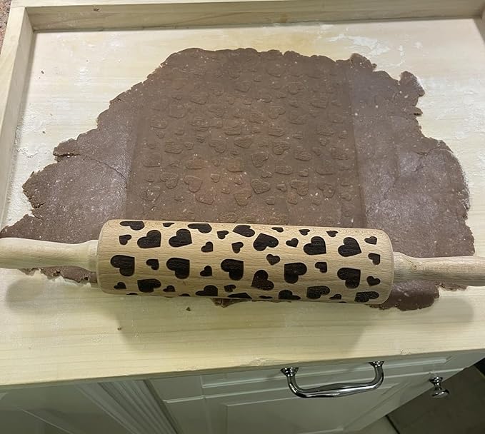 efo Embossed Rolling Pin with Engraved Design - Decorative Dough Roller - Cake Baking Accessories to Make Unique Bakes and Pottery - Beautifully Handmade Patterned Rolling Pin 40cm (Hearts)