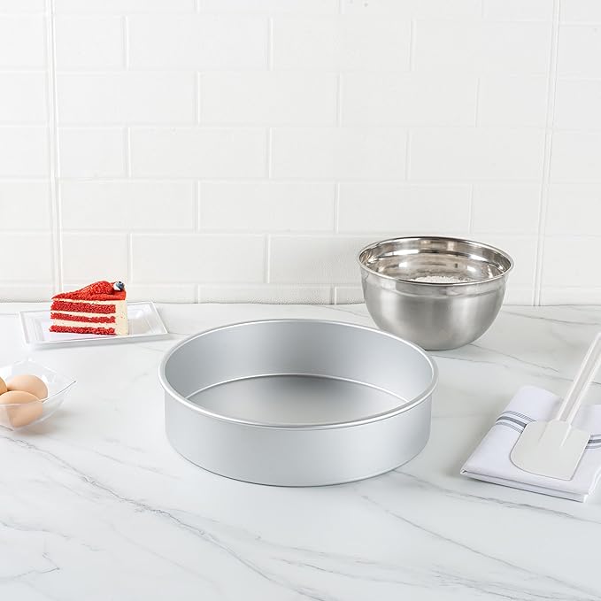 Restaurantware-Met Lux 12 x 3 Inch Straight-Sided Baking Tins, 12 Round Cake Pans - Oven-Ready, Freezable, Anodized Aluminum Round Baking Pans, Greaseproof, For Layer Birthday Cakes