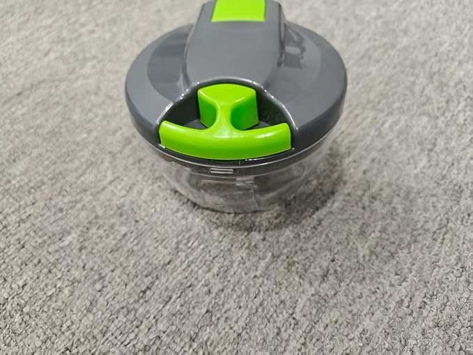 Manual Food Processor Vegetable Chopper, Compact Hand Pull Cord Garlic Crusher Onion Dicer for Herbs, Carrots, Pears 500ml£¨green£©