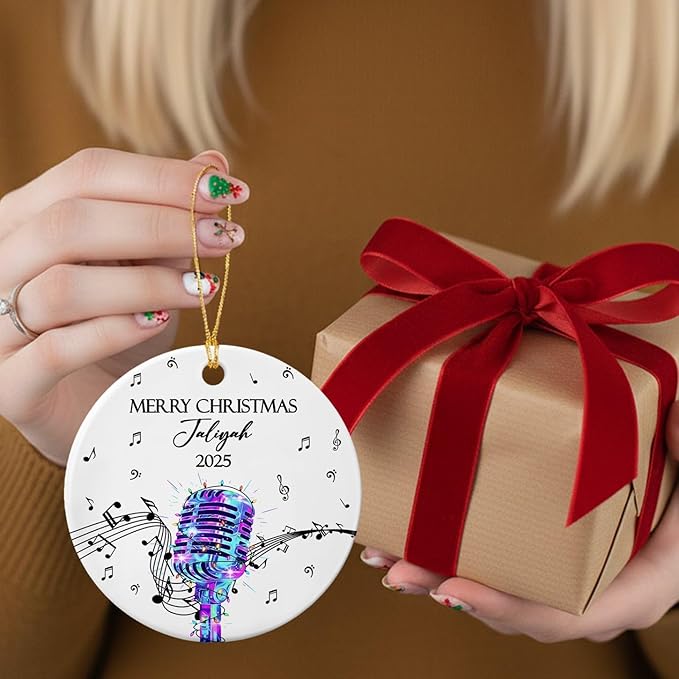 Customized Microphone Recording Ceramic Ornament, Personalized Year Text Name Microphone Lover Ornaments Gift for Women Men Inger Vocalist Musical, Unique Vocals Microphone Ceramic Xmas Ornament 2025