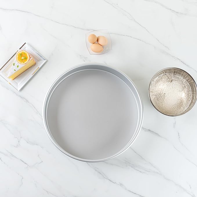 Restaurantware-Met Lux 16 x 3 Inch Straight-Sided Baking Tins, 12 Round Cake Pans - Oven-Ready, Freezable, Anodized Aluminum Round Baking Pans, Greaseproof, For Layer Birthday Cakes
