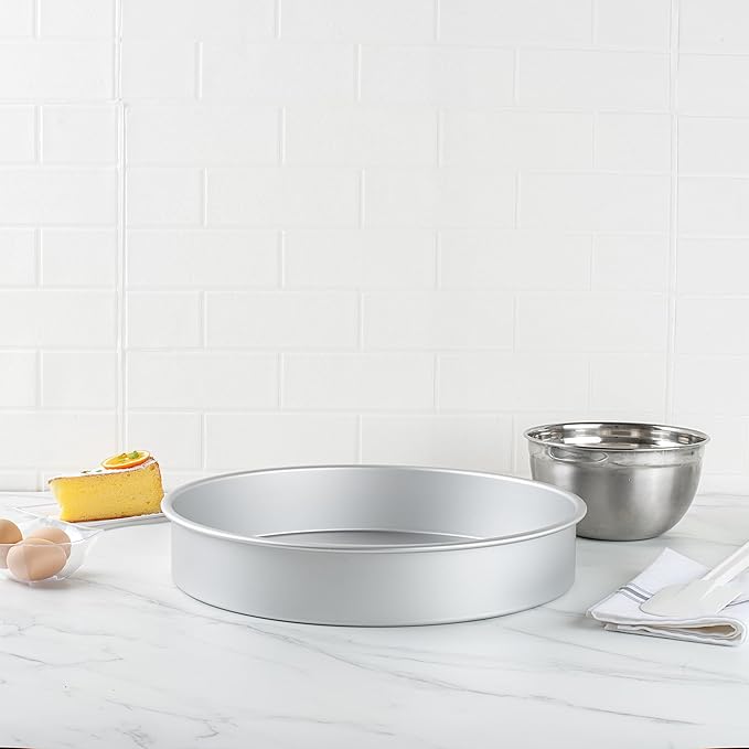 Restaurantware-Met Lux 16 x 3 Inch Straight-Sided Baking Tins, 12 Round Cake Pans - Oven-Ready, Freezable, Anodized Aluminum Round Baking Pans, Greaseproof, For Layer Birthday Cakes
