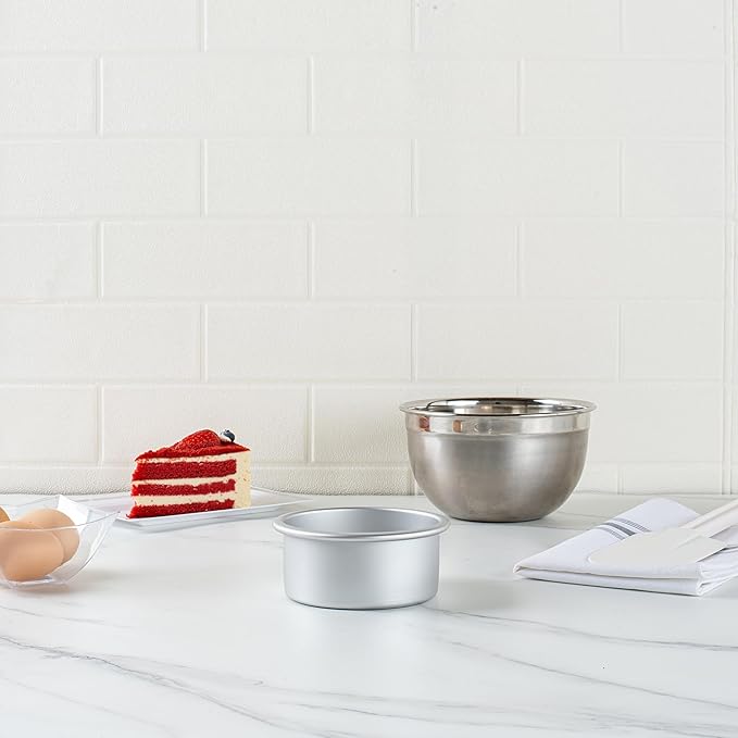 Restaurantware-Met Lux 4 x 2 Inch Straight-Sided Baking Tins, 12 Round Cake Pans - Oven-Ready, Freezable, Anodized Aluminum Round Baking Pans, Greaseproof, For Layer Birthday Cakes
