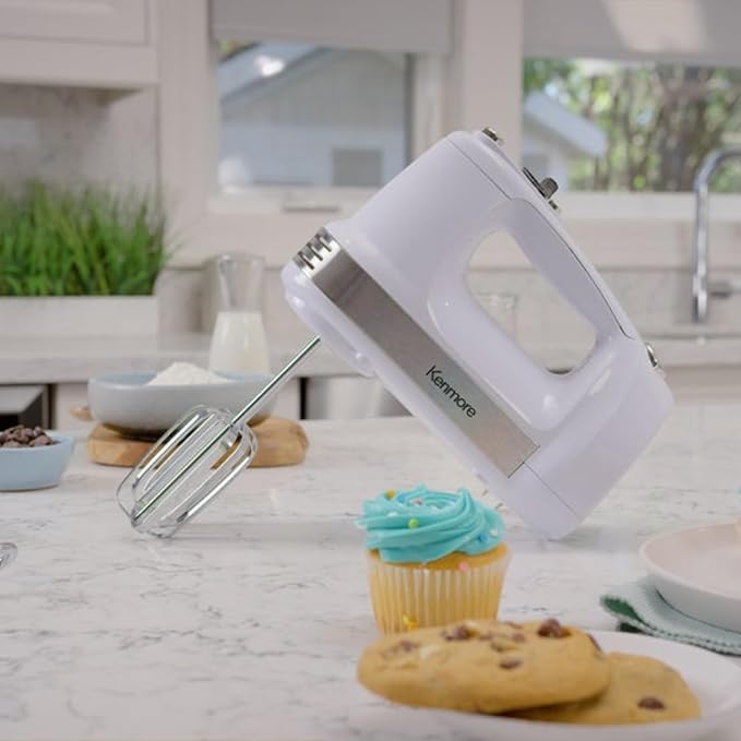 Kenmore Electric Hand Mixer – 5 Speed Handheld Blender, Electric Egg Beater with Whisk, Beater, Dough Hooks, Storage Case, Turbo Boost for Cake Mix, Batidora de Mano Eléctrica