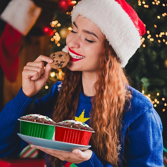 Aoriher 150 Pieces 10 oz Mini Cake Pans with Lids Aluminum Foil Baking Cups Square Disposable 4 x 4 Large Cupcake Cups Baking Tins for Kitchen Brownie Pudding Desserts Holder(Red,Christmas Green)
