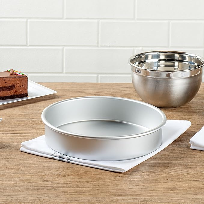 Restaurantware-Met Lux 9 x 2 Inch Straight-Sided Baking Tin, 1 Round Cake Pan - Oven-Ready, Freezable, Anodized Aluminum Round Baking Pan, Greaseproof, For Layer Birthday Cake