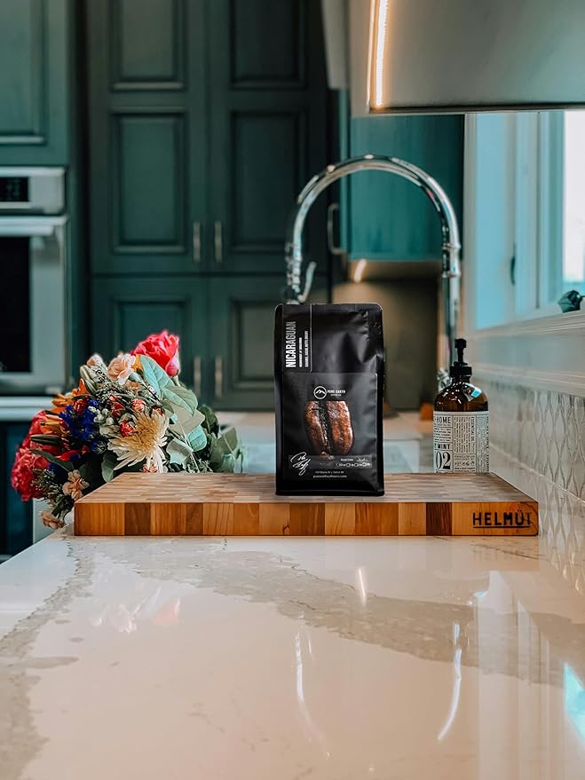 PURE EARTH COFFEE CO. Whole Bean Coffee, Nicaragua Single-Origin Beans, Medium Roast, Low Acid Gourmet Specialty Grade Coffee, Caramel, Chocolate, Nutty Flavor Notes 12oz