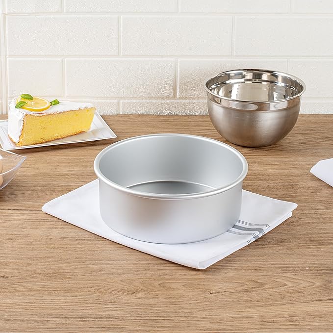 Restaurantware-Met Lux 8 x 3 Inch Straight-Sided Baking Tins, 12 Round Cake Pans - Oven-Ready, Freezable, Anodized Aluminum Round Baking Pans, Greaseproof, For Layer Birthday Cakes