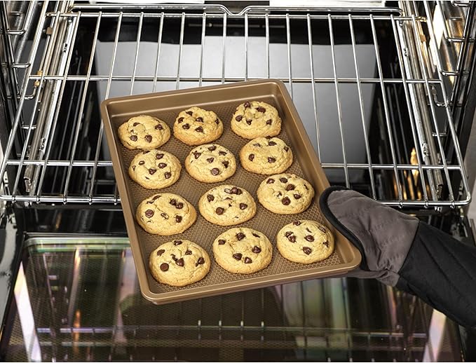 GoodCook BestBake Nonstick 10" x 15" Textured Carbon Steel Cookie Sheet, Medium Baking Tray, Scratch-Resistant Bakeware, Even Heating, Durable Bronze Nonstick Baking Sheet
