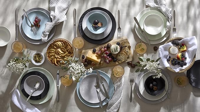 Oneida Mooncrest 65-Piece Flatware Set, Service for 12 Silver