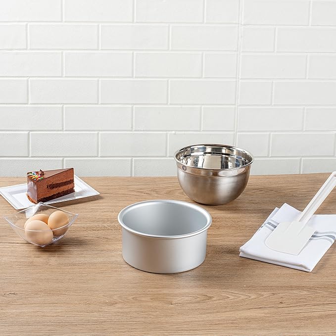 Restaurantware-Met Lux 6 x 3 Inch Straight-Sided Baking Tins, 12 Round Cake Pans - Oven-Ready, Freezable, Anodized Aluminum Round Baking Pans, Greaseproof, For Layer Birthday Cakes