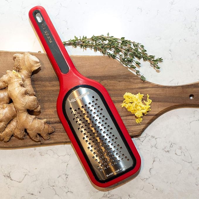 Microplane Select Series Coarse Blade Cheese Grater (Red)