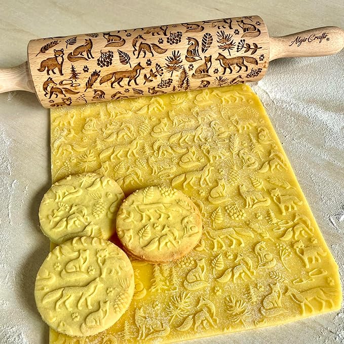 FOX Embossing Rolling Pin – Laser Engraved Dough Roller with a woodland fox and forest pattern. Perfect for cookies, pottery, and a thoughtful gift. By Algis Crafts.