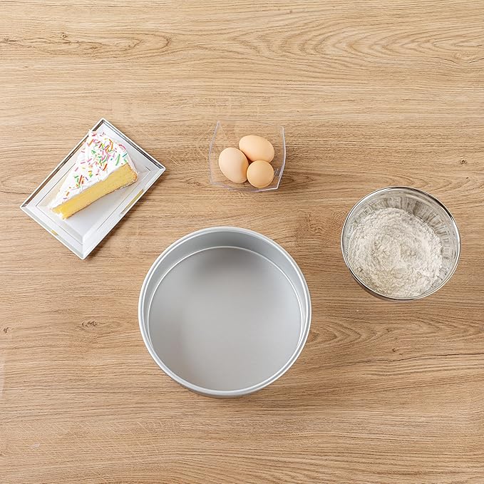 Restaurantware-Met Lux 9 x 3 Inch Straight-Sided Baking Tin, 1 Round Cake Pan - Oven-Ready, Freezable, Anodized Aluminum Round Baking Pan, Greaseproof, For Layer Birthday Cake