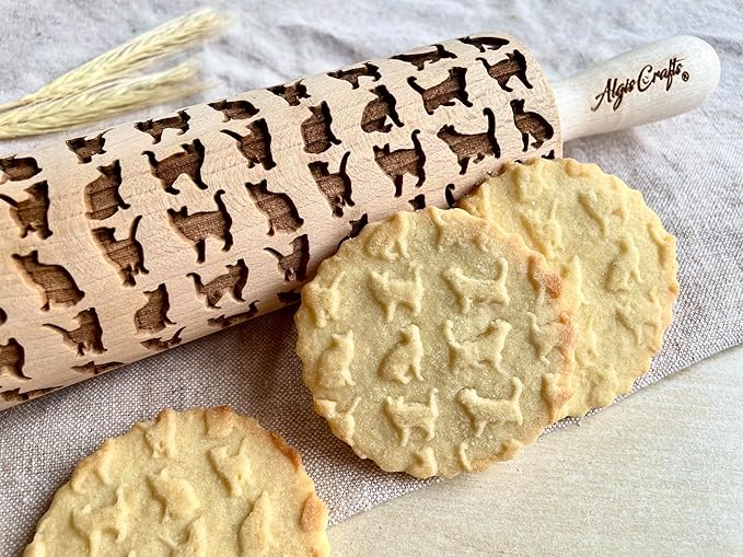 CATS embossing rolling pin. Wooden embossing rolling pin with cats